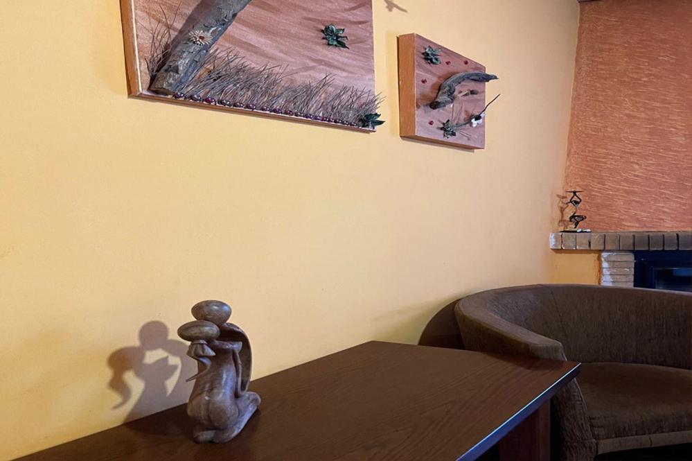 Guesthouse Teloni Вітіна Екстер'єр фото