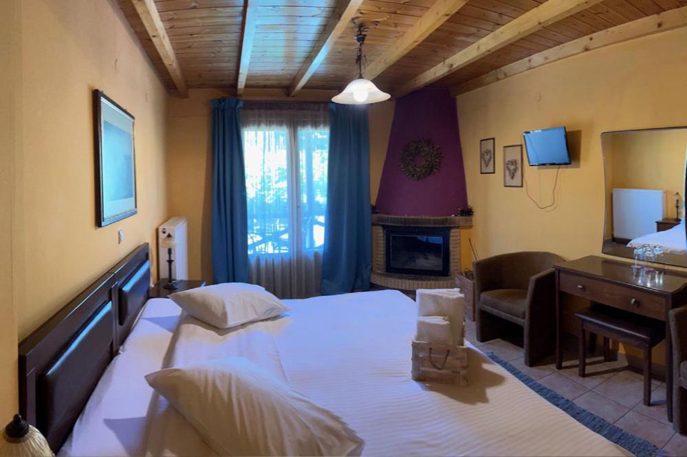 Guesthouse Teloni Вітіна Екстер'єр фото