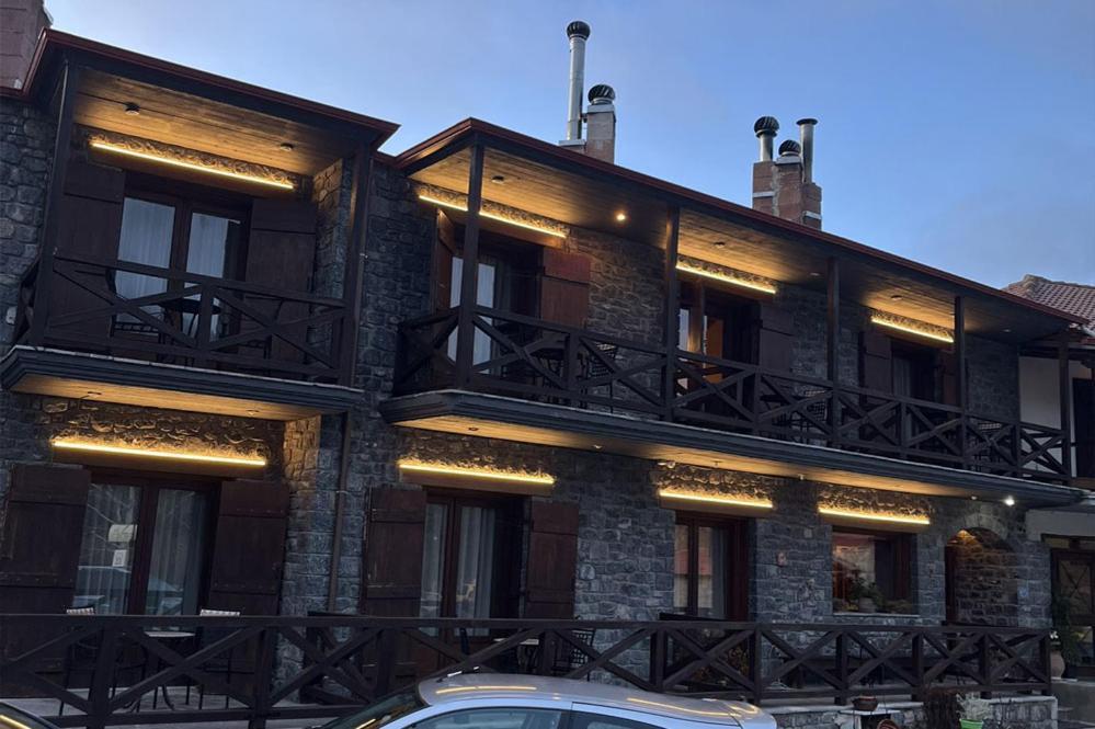 Guesthouse Teloni Вітіна Екстер'єр фото